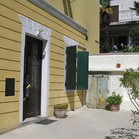 Studio Mir Apartment *